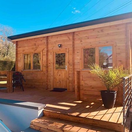 Chalet 2 Personnes Avec Jacuzzi Et Piscine Saisonniere Partagee Corcieux Esterno foto