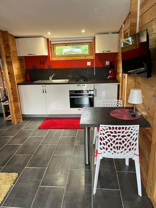 Chalet 2 Personnes Avec Jacuzzi Et Piscine Saisonniere Partagee Corcieux Esterno foto