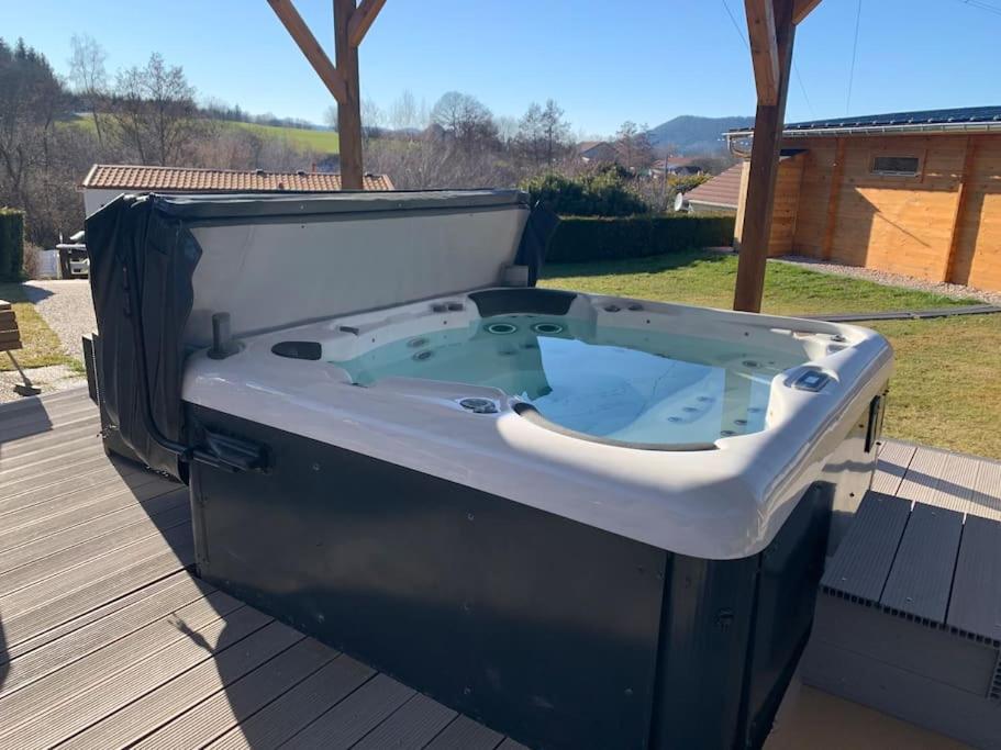 Chalet 2 Personnes Avec Jacuzzi Et Piscine Saisonniere Partagee Corcieux Esterno foto